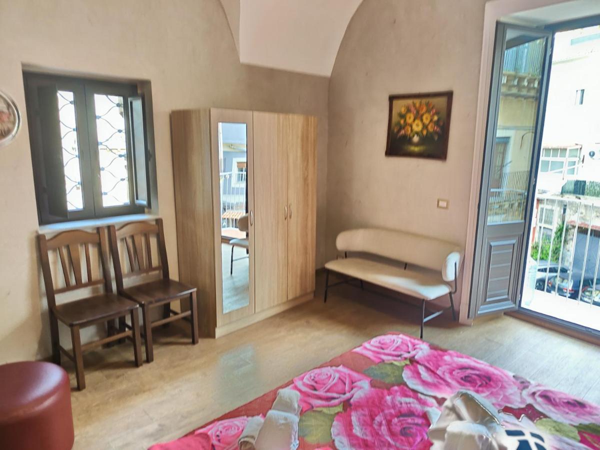 Pantaleone Holiday House Lejlighed Catania Eksteriør billede
